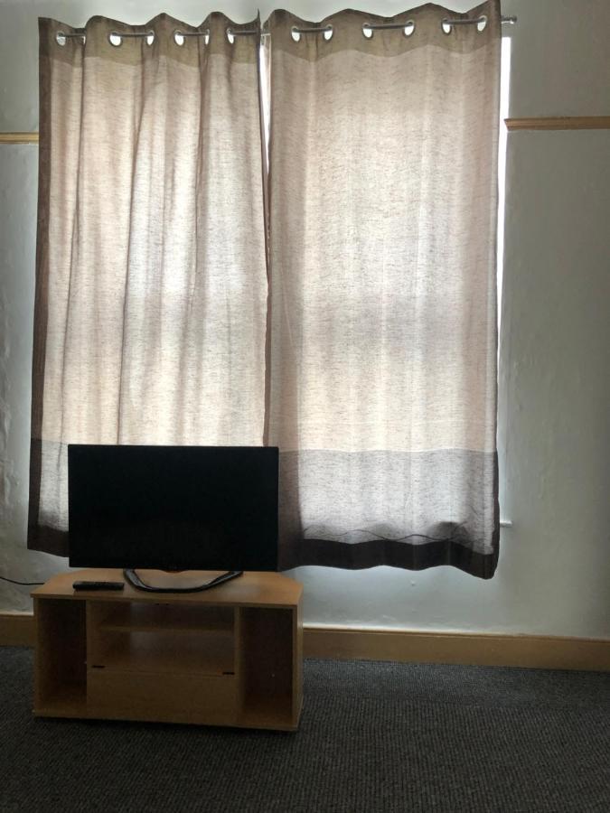 Shous Guest House Emersons Green 외부 사진