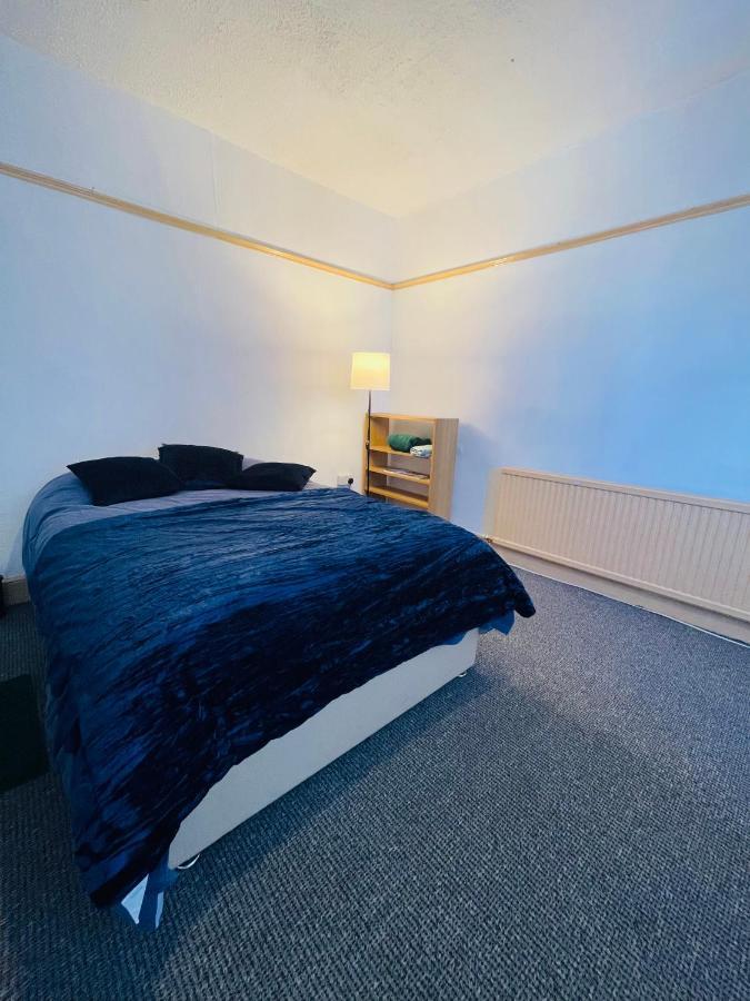 Shous Guest House Emersons Green 외부 사진