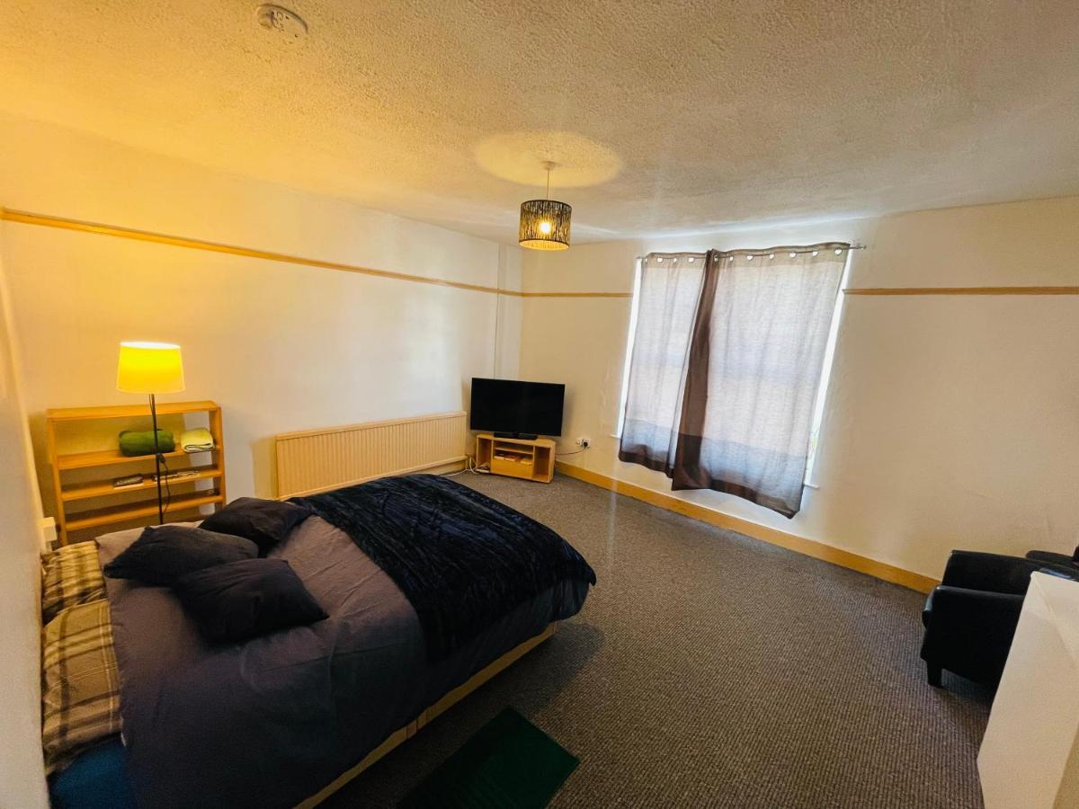 Shous Guest House Emersons Green 외부 사진
